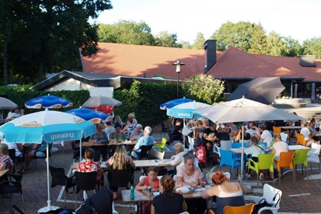 Te Huur: Leuke 4-Persoons Stacaravan Op Top Locatie! ホンデルロー エクステリア 写真